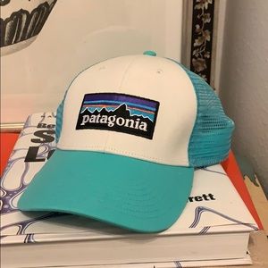 Patagonia P-6 lopro trucker hat